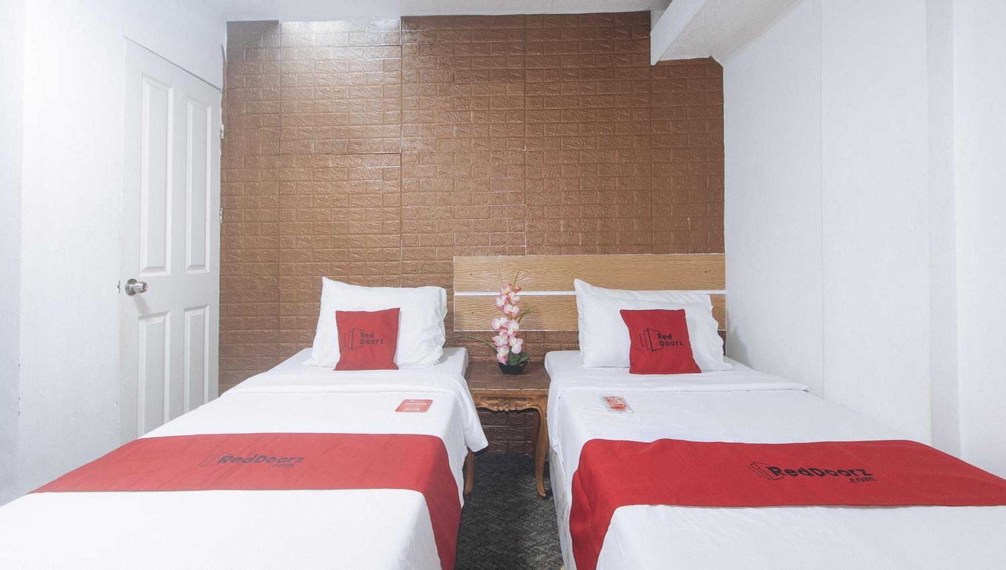 Reddoorz Premium At The Grand Peninsula Suites Balanga Ngoại thất bức ảnh